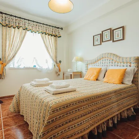 18 - Typical Portuguese Apartmán